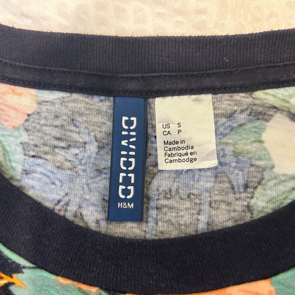 H&M Men’s Floral Summer T-Shirt (Size Small) - Picture 3 of 6